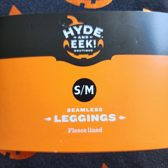 NWT Hyde & Eek! Seamless Fleece Lined Halloween Jack-O-Lantern Black Leggings - Picture 3 of 4